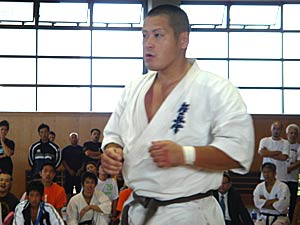 ��25��u�ᎂ�q�t�v��蓹�I�茠���ʐ^